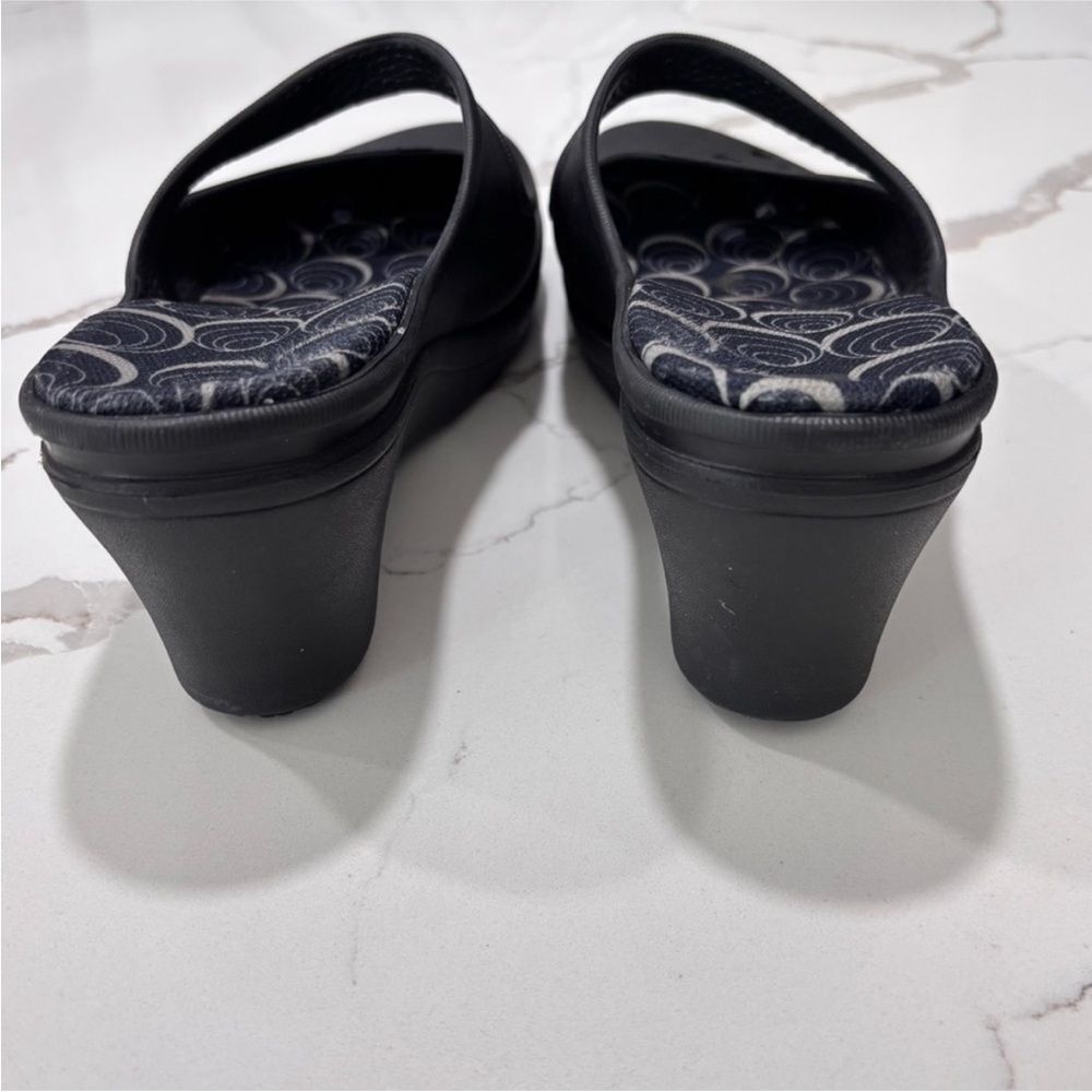 CROCS Black Women's Mules & Clogs - Picture 8 of 9